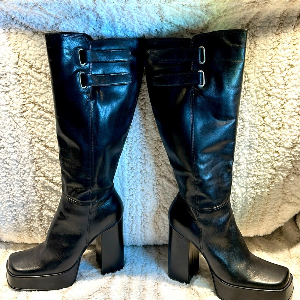 VINTAGE Baker’s Boots, Ecstasy in Black, Size 9